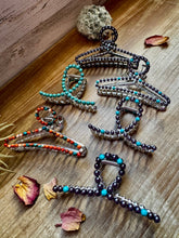 Load image into Gallery viewer, New Style - Faux pearls Hair Clips