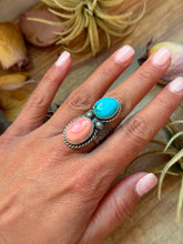 Load image into Gallery viewer, Kingman Turquoise &amp; Pink Conch Sterling Silver Ring – Size 7.5