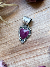 Load image into Gallery viewer, Sterling Silver Purple Spiny Oyster Heart Pendant – Handmade by Artist Shay Pfeiffer