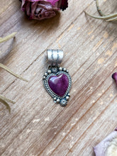Load image into Gallery viewer, Sterling Silver Purple Spiny Oyster Heart Pendant – Handmade by Artist Shay Pfeiffer