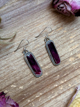 Load image into Gallery viewer, Sterling Silver Purple Spiny Oyster Dangle Earrings – Handmade by Artist Jason Ogg