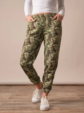 Load image into Gallery viewer, Kimes Ranch Page Jogger Pant Camo